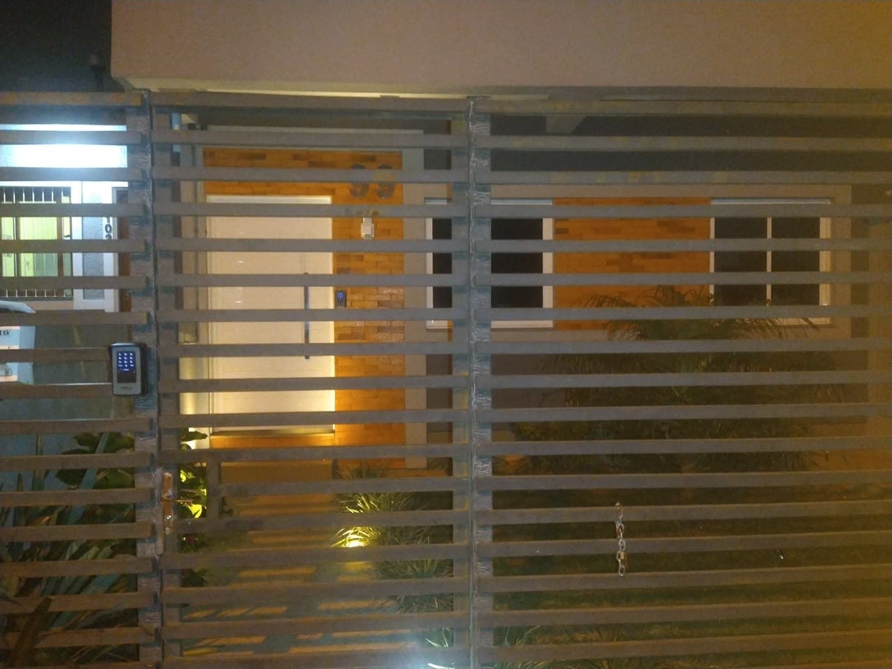 APARTAMENTO SEMI- MOBILIADA